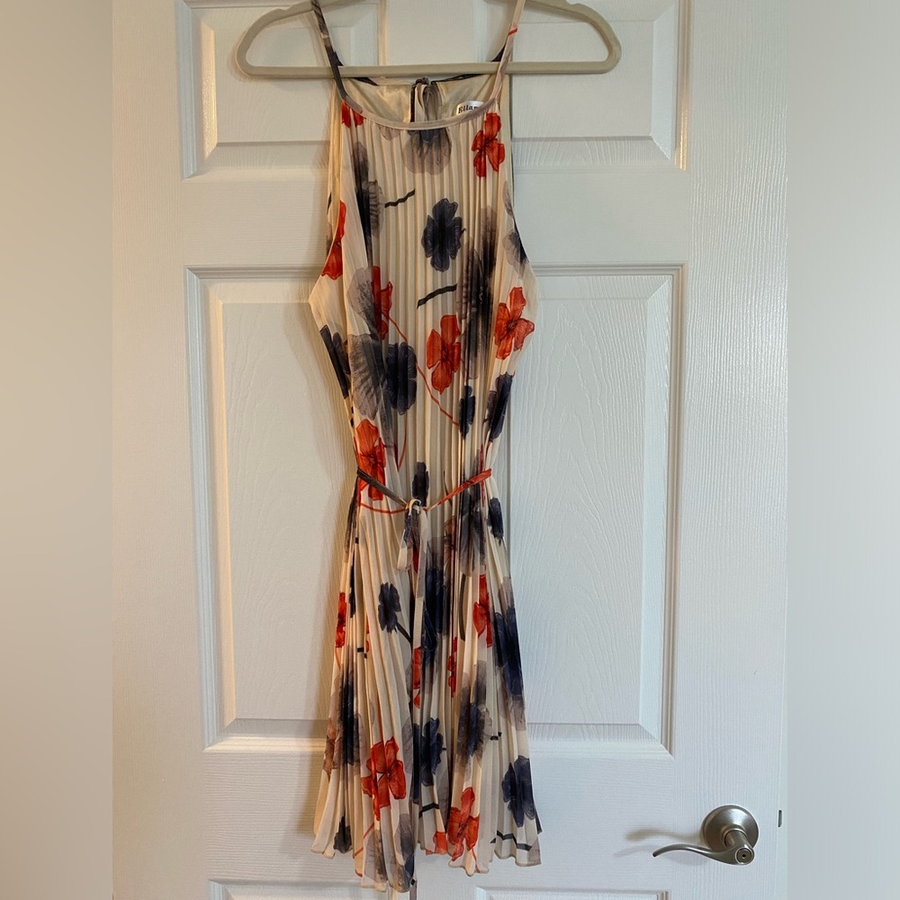 Chic Floral Pleated Midi Dress - Cream and Navy